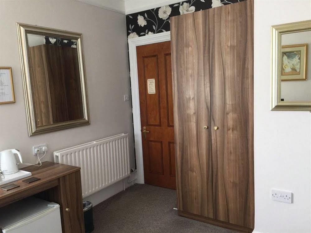 Kenmore Guest House Rustington Esterno foto