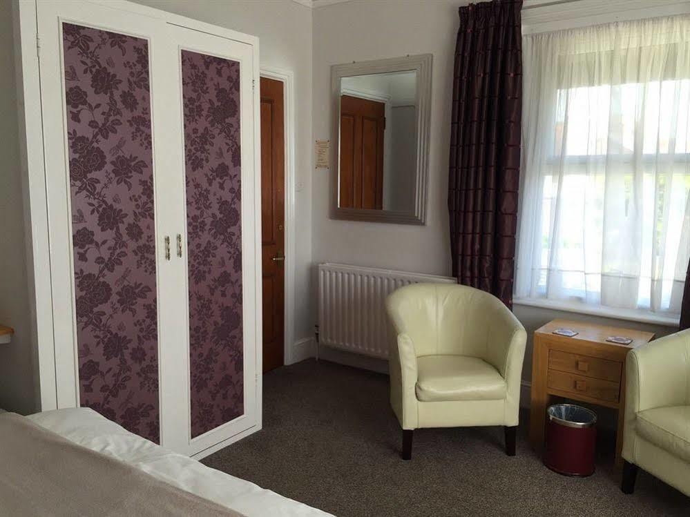 Kenmore Guest House Rustington Esterno foto